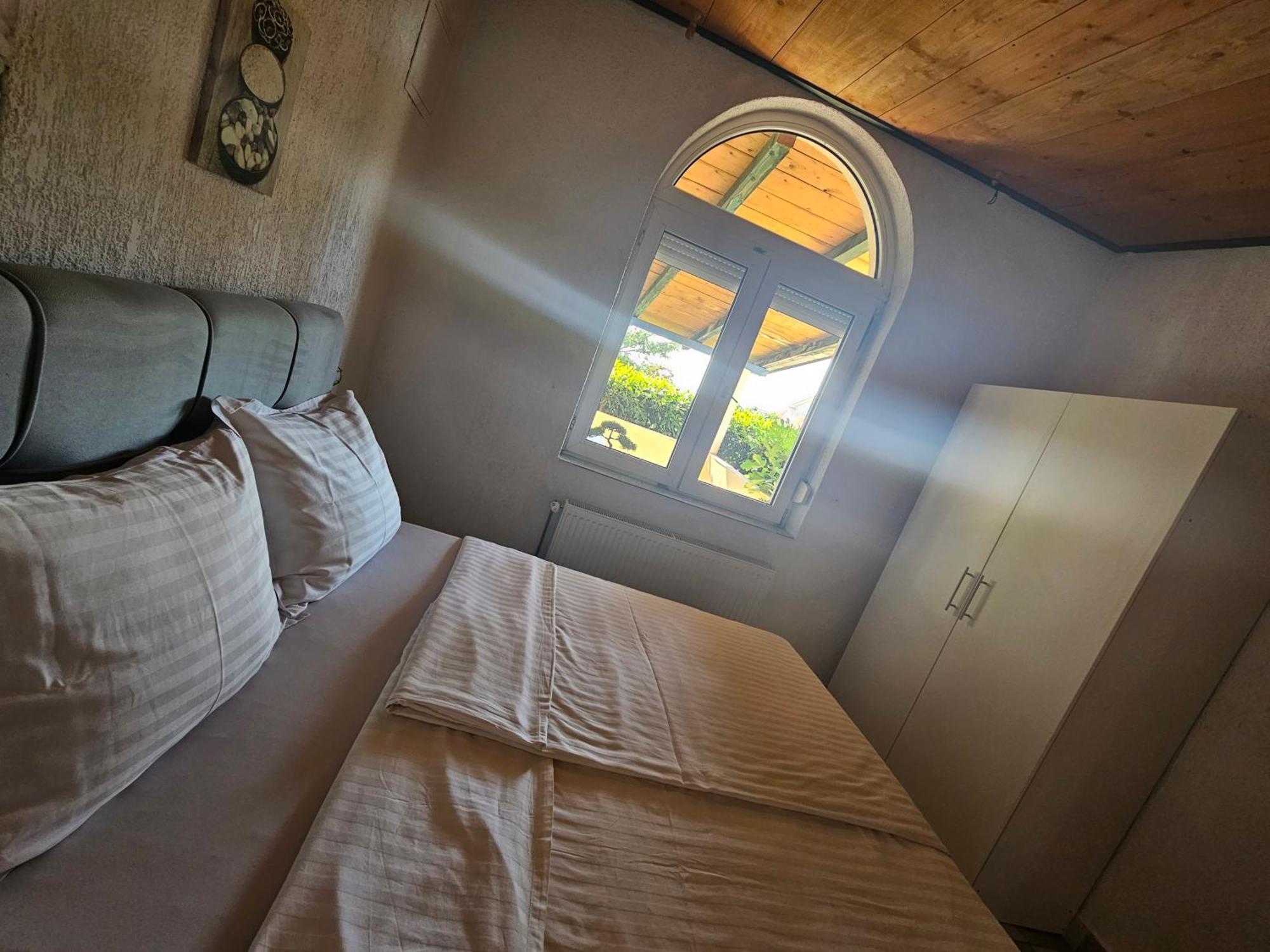Apartmani Sanja Кленовица Екстериор снимка